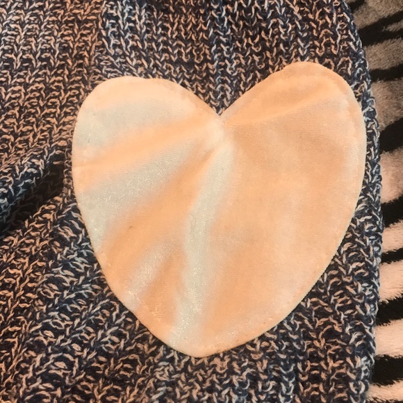 NWT Ladies too cute heart sweater ! ❤️💕 - Picture 4 of 6